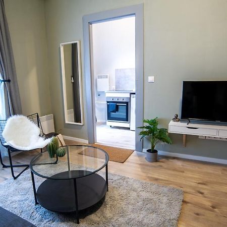 Cozy Apartment On The Boulevard. Budapest Kültér fotó
